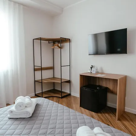 Antica Lux Bed & Breakfast 3*